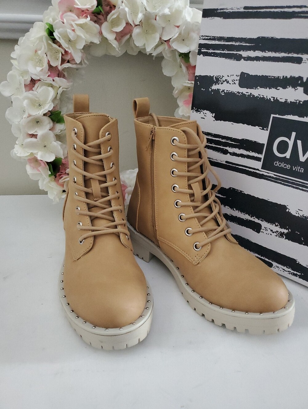 NEW Dolce Vita Camel Combat Boots Lace Up Side Zip Chunky Sole Women’s  6 NIB